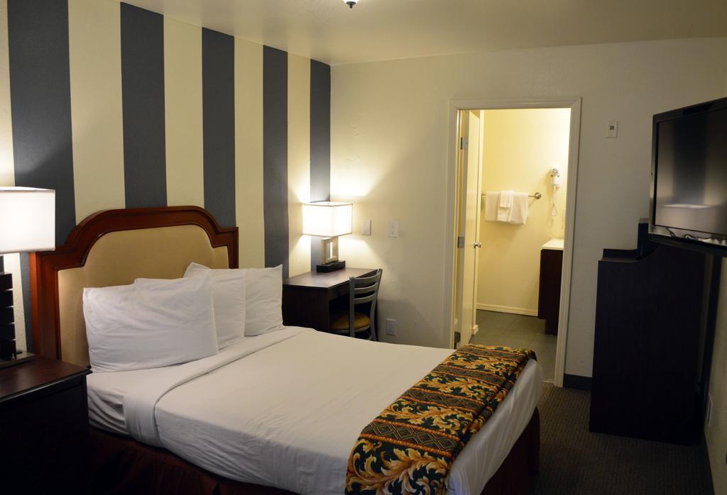 West Park Inn- Extended Stay / Weekly Rates Available 샌디에이고 객실 사진